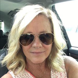 Meet your Posher, Angela